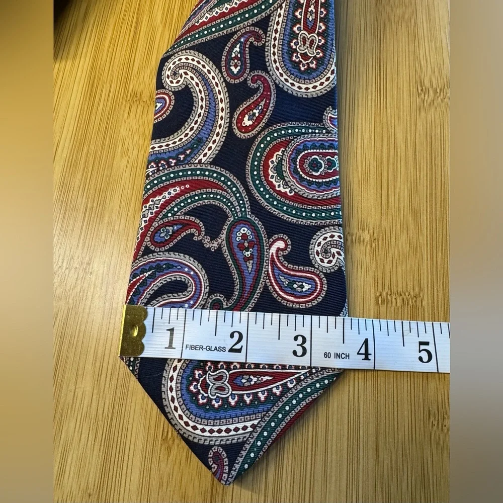Brooks Brothers Makers Navy Blue Paisley 100% Silk Tie Made In The USA 58.5”